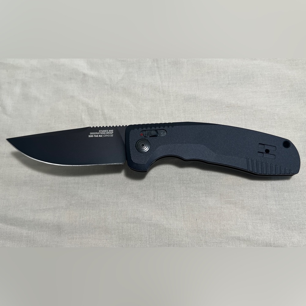 Studies and Observation Group TAC AU automatic knife